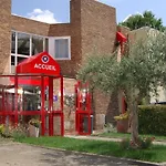 The Originals City, Costieres Νιμ