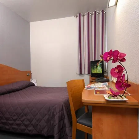 Hotel The Originals City, Costières, Ex Inter Nîmes