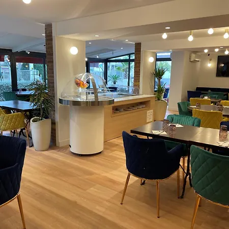 The Originals City, Costieres