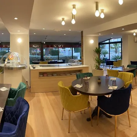 Hotel The Originals City, Costières, Ex Inter