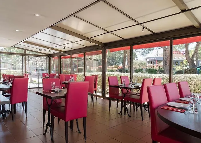 The Originals City, Costieres