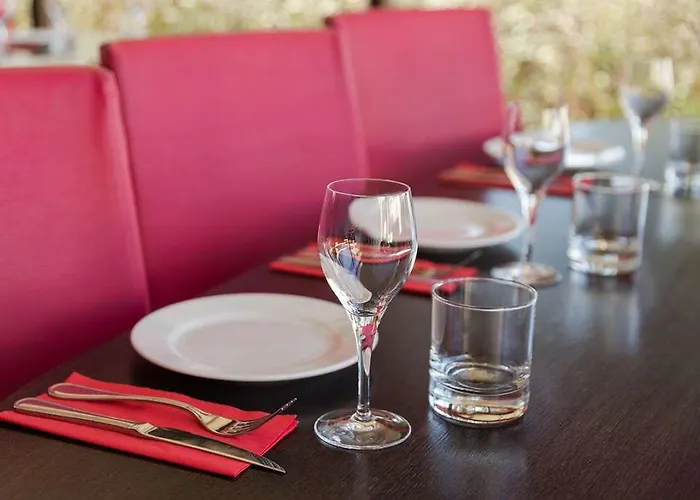 Hotel The Originals City, Costieres