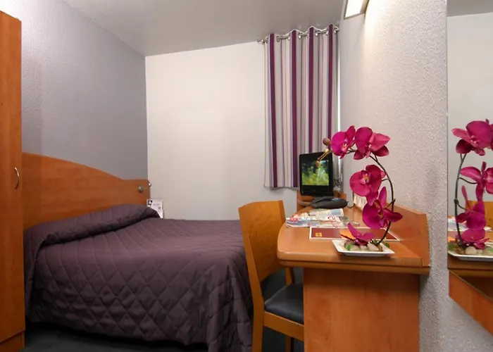 Hotel The Originals City, Costieres Nimes