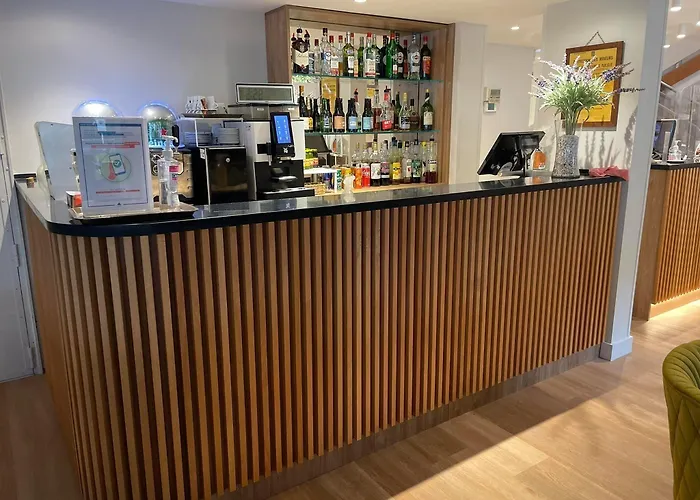 Hotel The Originals City, Costieres